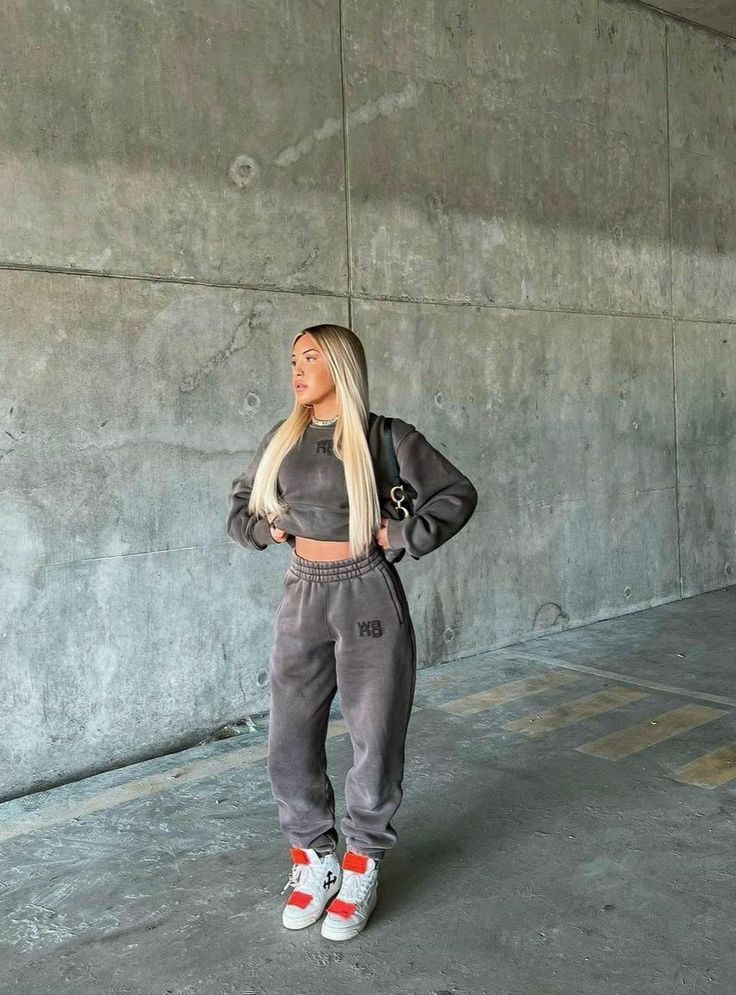 Fashion_Outfits_ea310089-7100-46c7-81c0-5a960d9d3e05.jpg